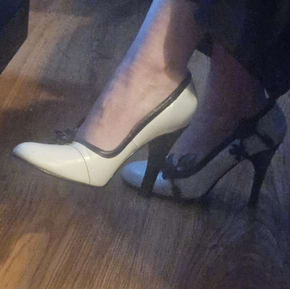 Vintage N.Y.L.A. Heels - Picture 13 of 14